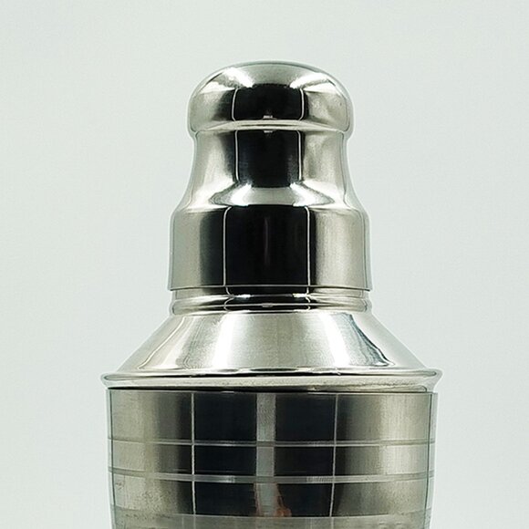 1970s Gorgeous Cocktail Shaker in Stainless Steel. Made in USA - Picture 6 of 7
